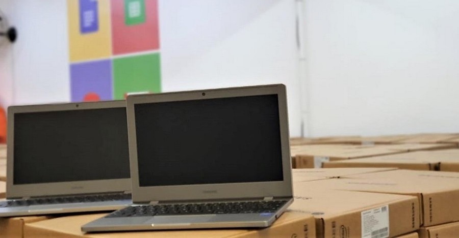 Educação recebe mais uma carga de 7,5 mil computadores para estudantes e professores