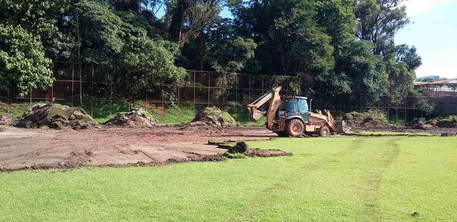 Mais campos de futebol de Barueri passam a ter grama sintética
