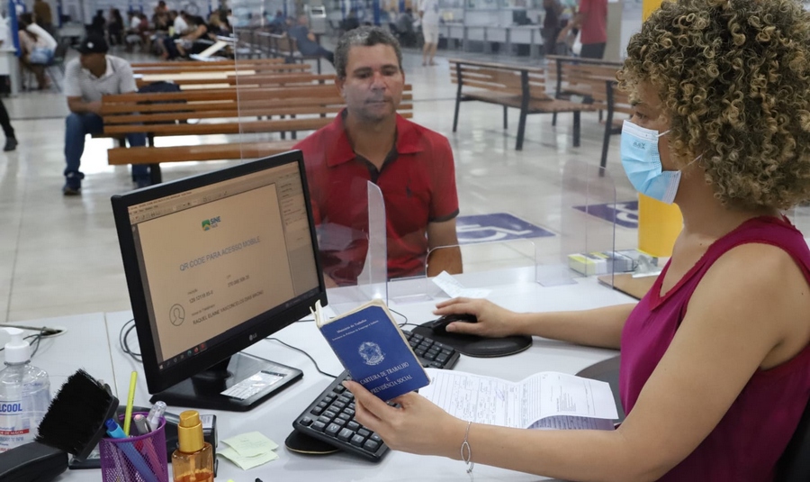 Barueri oferta 17 oportunidades de emprego na Casa do Trabalhador