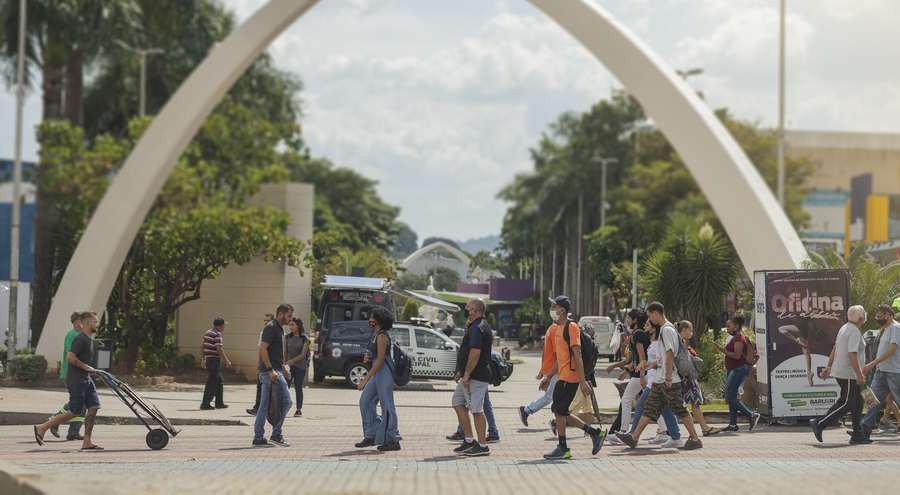 Proclamação da República: veja o que abre e fecha no feriado prolongado em Barueri