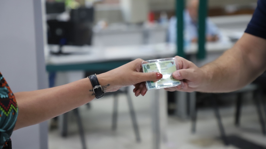 Barueri é uma das primeiras cidades a emitir a nova carteira de identidade 