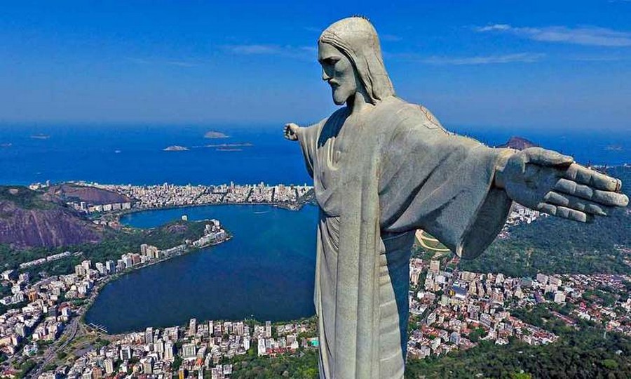 Rio de Janeiro celebra os 90 anos do Cristo Redentor