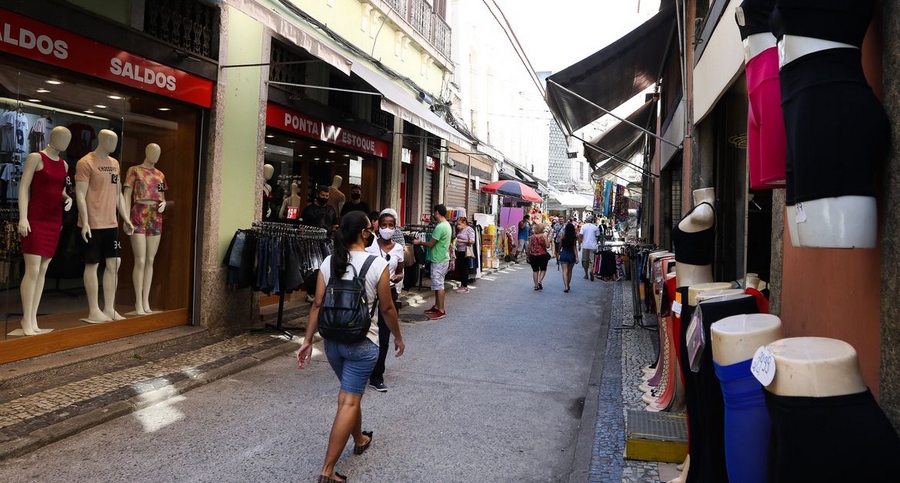Estado do Rio volta à bandeira amarela de risco para Covid-19