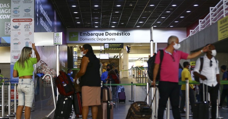 Páscoa movimenta aeroportos e terminais rodoviários