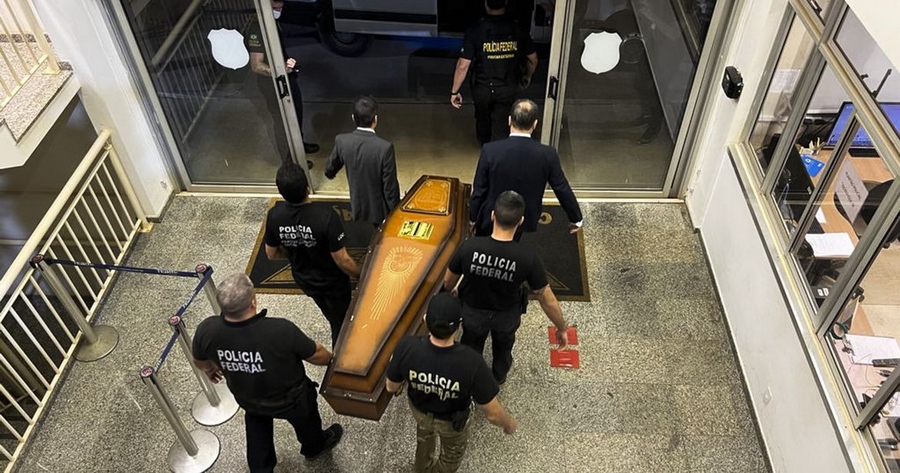 Avião da PF chega a Brasília com restos mortais de desaparecidos