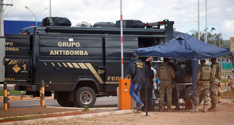 Acusado de planejar explodir bomba em Brasília se entrega à polícia