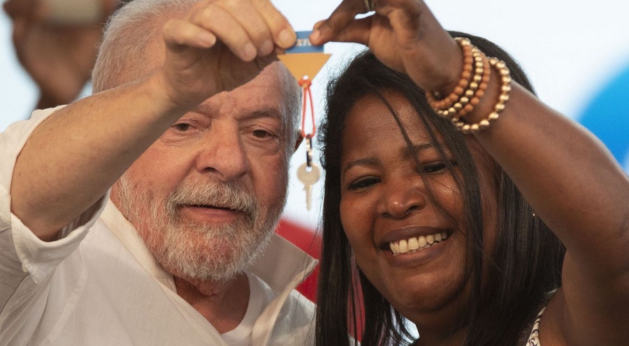 Lula assina medida provisória que retoma o Minha Casa, Minha Vida