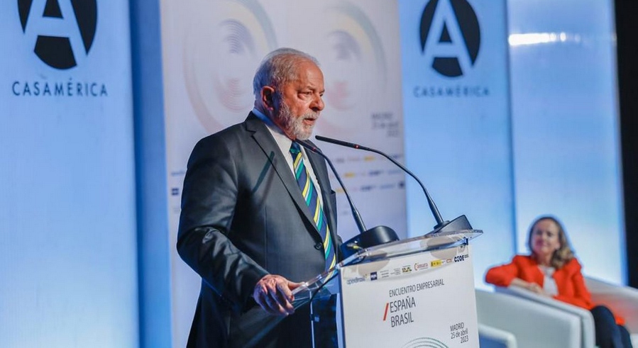 Lula conversará com Macron sobre acordo entre Rússia e Ucrânia