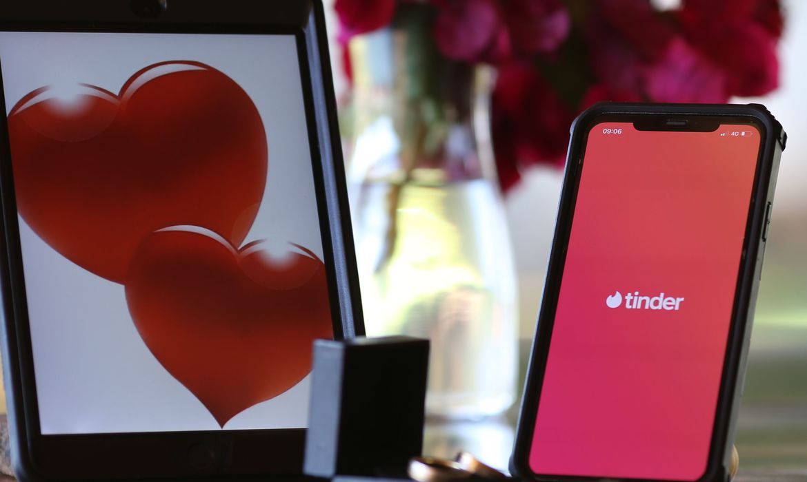 Internet foi “cupido” de casais que se formaram durante a pandemia