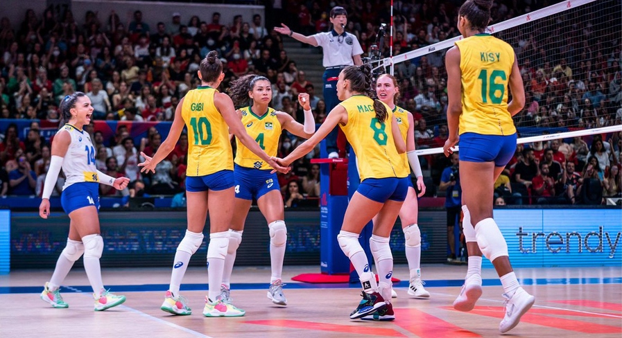 Brasil bate Sérvia e decide título inédito contra Itália na Liga