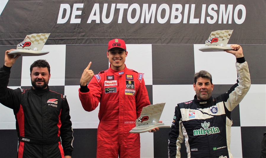 Lucas Veloso conquista mais duas vitórias e aumenta vantagem na FVee