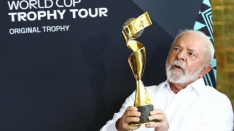 Lula declara apoio para Brasil sediar Copa de Futebol Feminino em 2027