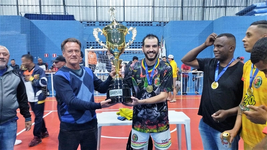 Dedo Amarelo vence Red Bull em final de Campeonato Municipal de Futsal, em Jandira