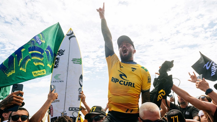 Filipe Toledo conquista bicampeonato mundial de surfe