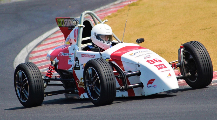 Piloto de Itapevi corre na comemoração dos 60 anos da Fórmula Vee