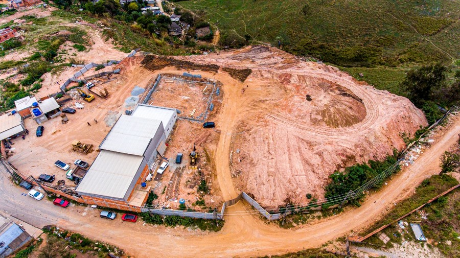 Itapevi lacra e impede acesso a bota-fora irregular 