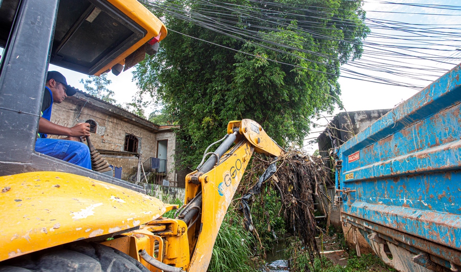 Prefeitura de Itapevi realiza ações da Operação Verão para prevenir enchentes e alagamentos