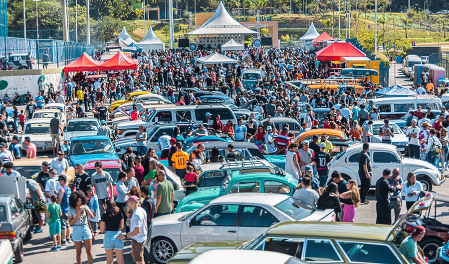 Itapevi promove 6º encontro de carros antigos  