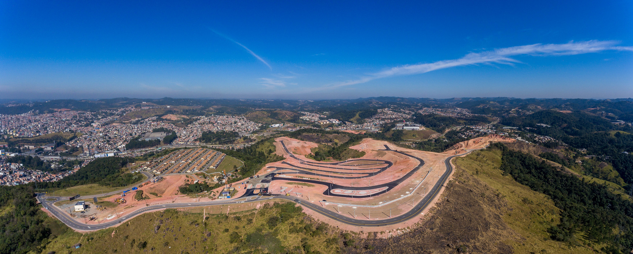 Prefeitura de Itapevi termina pavimentação da ligação de Nova Itapevi a Ambuitá