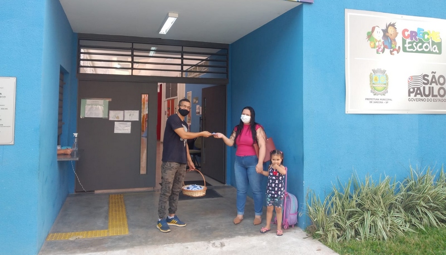 Jandira: Mães de alunos e servidoras são homenageadas no Dia da Mulher 