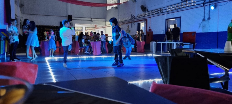 Confira os destaques da formatura da escola Moisés Cândido Vieira