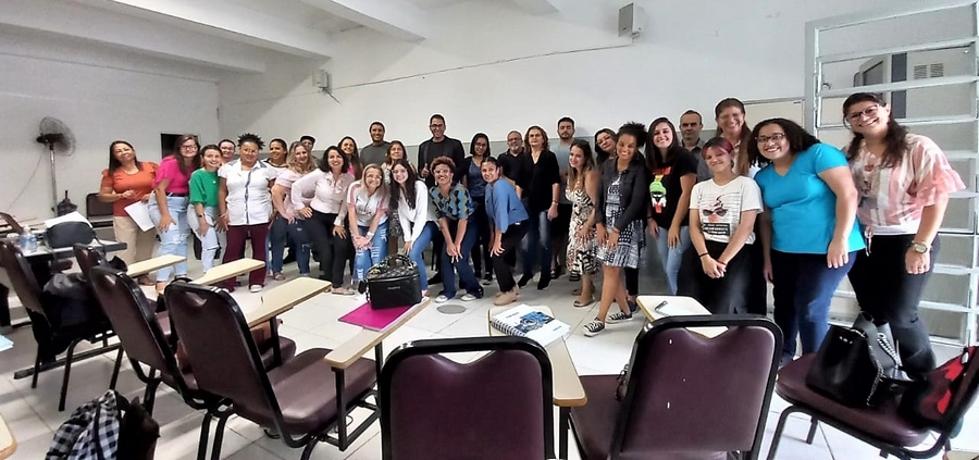Educação de Jandira realiza treinamento sobre comunicação