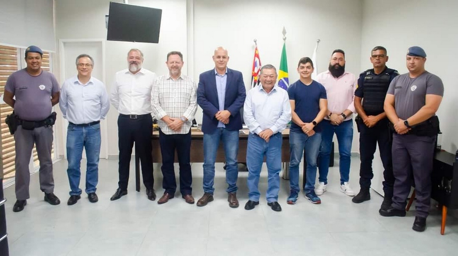 Doutor Sato recebe autoridades para debater a segurança da cidade  