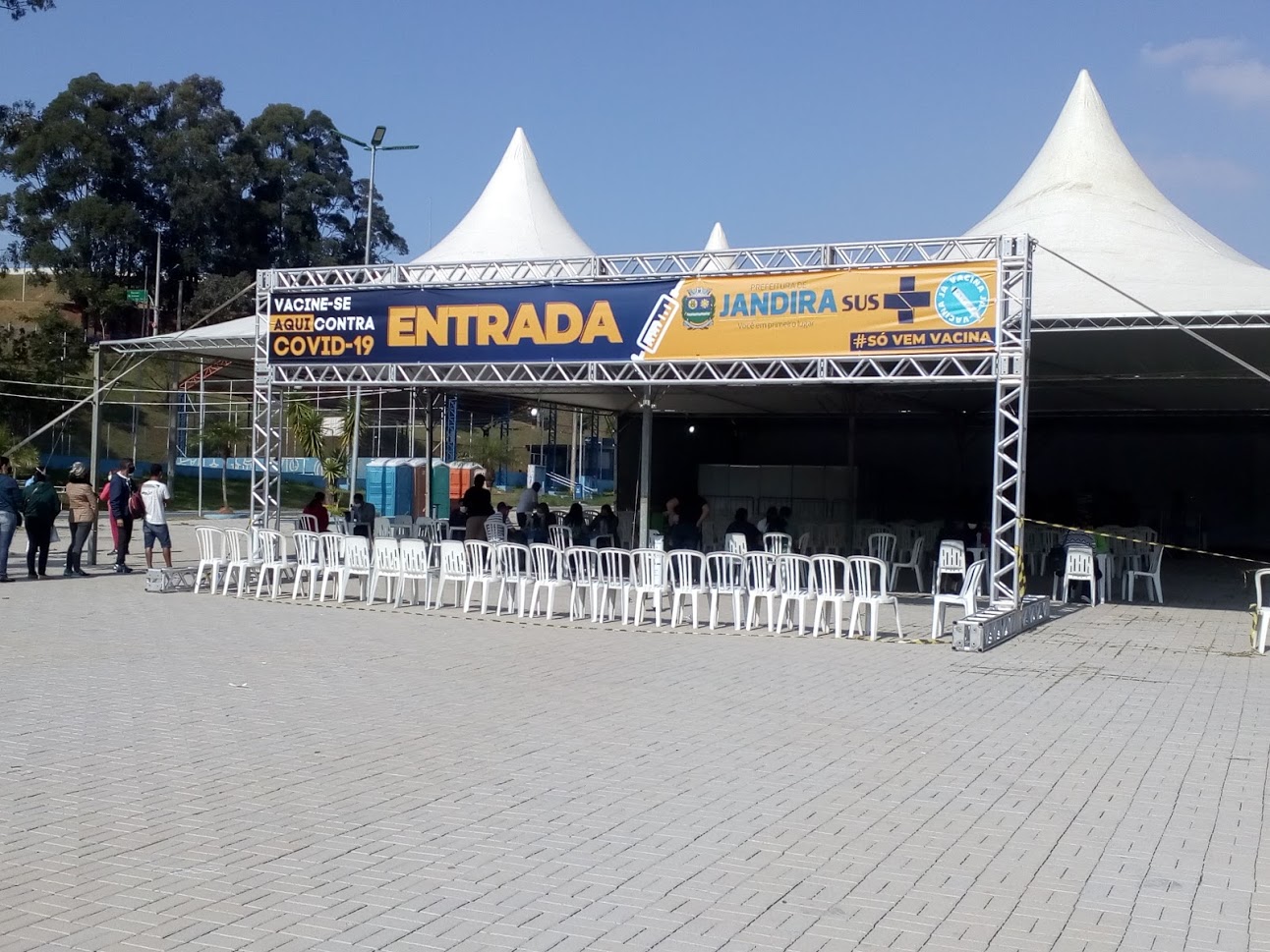 Jandira antecipa a vacinação contra Covid-19 para moradores com 18 anos ou mais