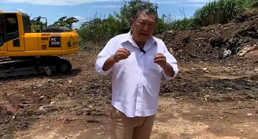 Doutor Sato colabora com remoção de resíduos de lixo em Jandira 