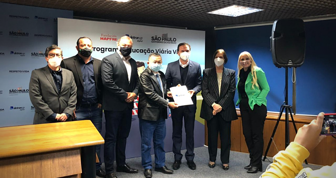 Doutor Sato assina convênio com Detran-SP para implantação do “Programa Educação Viária é Vital” 