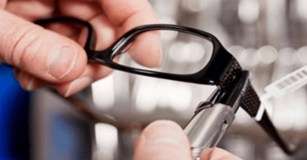 Trampo: Óptica Center oferta vagas de emprego para homens e mulheres com ou sem experiências  