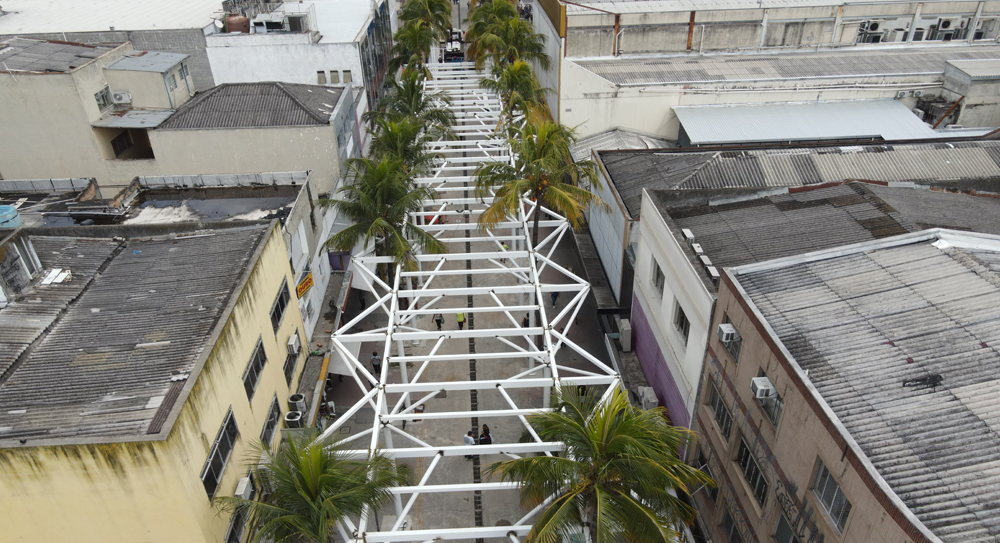 Obras de cobertura do calçadão seguem em ritmo acelerado