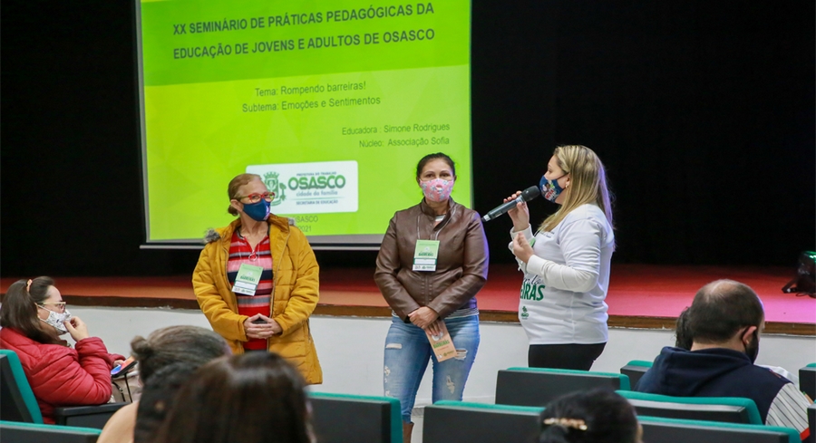Professores e estudantes da EJA participam de Seminário de Práticas Pedagógicas 
