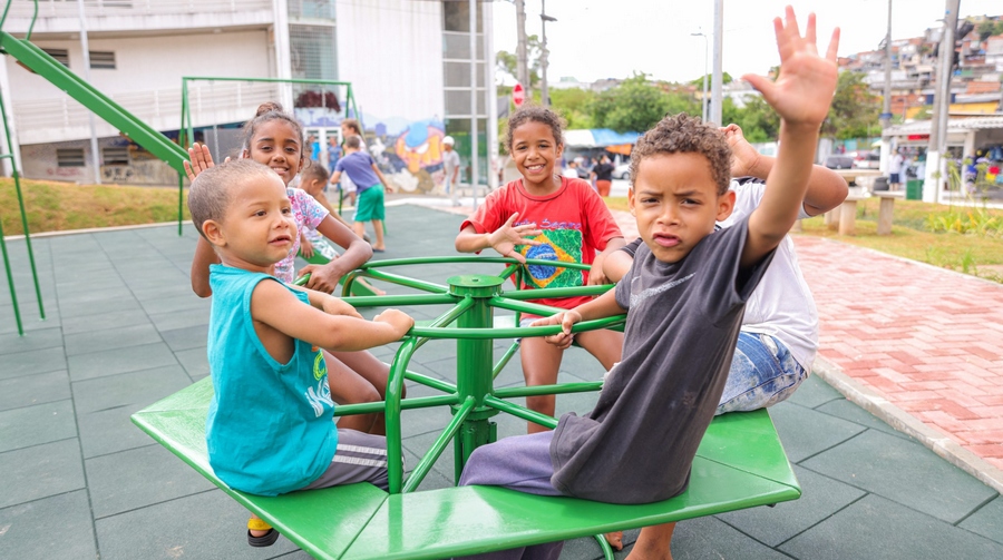 Governo do estado e prefeitura entregam praça da cidadania em Osasco