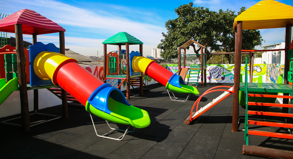 Prefeitura entrega reforma da creche na Vila Yolanda 