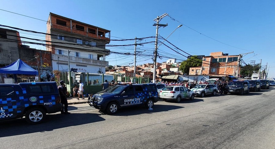 GCM de Osasco e Polícia Militar Ambiental resgatam mais de 100 pássaros 