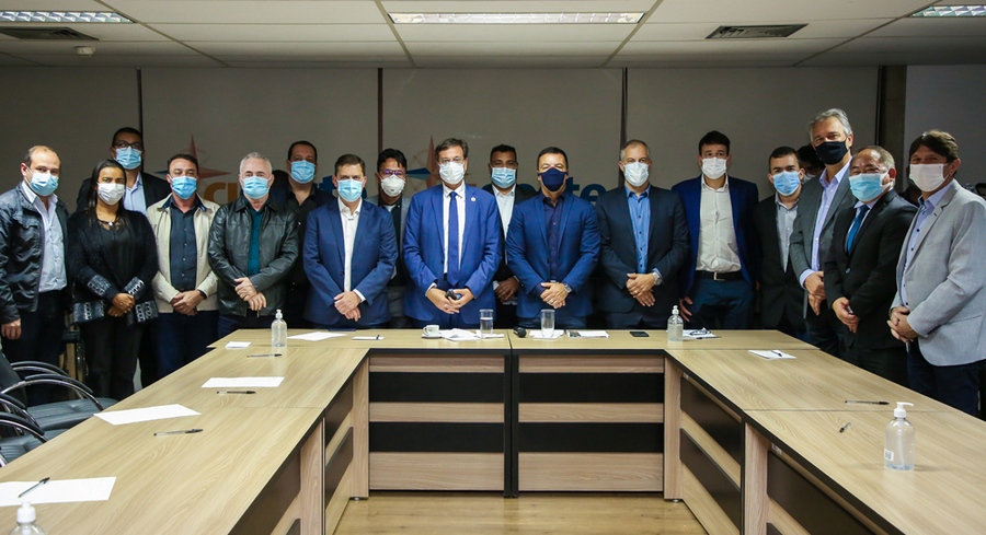 Prefeitos do CIOESTE apresentam demandas ao ministro do Turismo Gilson Machado