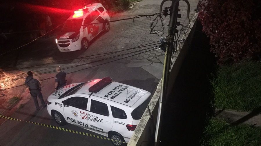 Homem morre e jovem fica ferido a tiros em Jandira