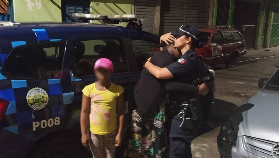 Reencontro emocionante: GCM de Osasco auxilia criança perdida a localizar sua mãe no IAPI 
