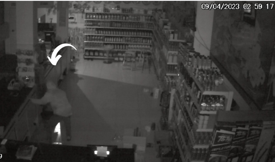 Jandira: comerciante tem loja invadida na madrugada