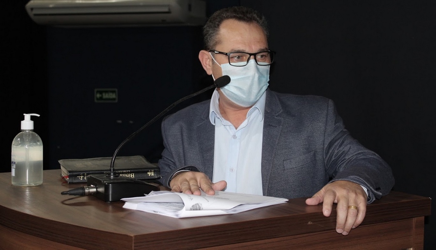 Vereador de Jandira, Ronaldo da Farmácia requer manutenção em todos os pontos de ônibus 