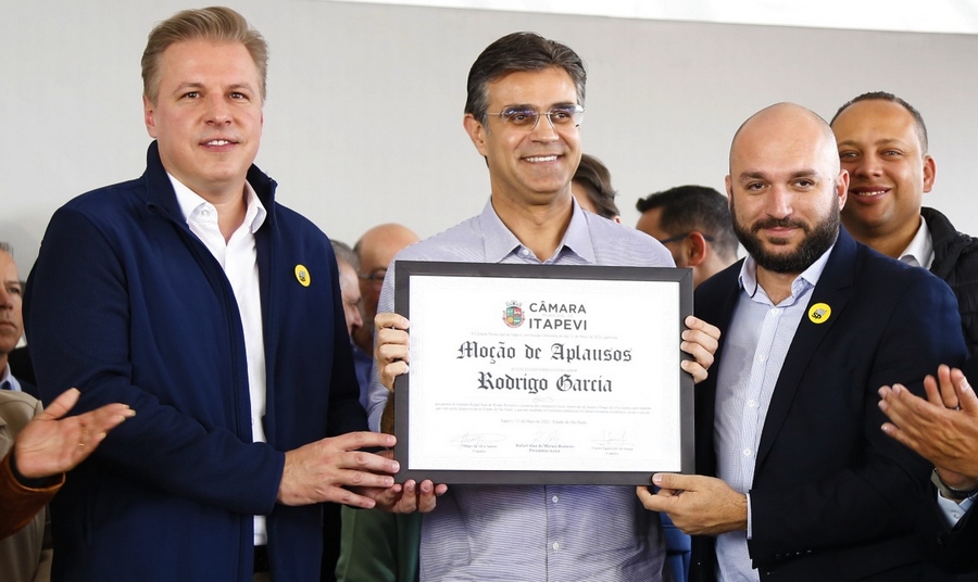 Governador Rodrigo Garcia visita Itapevi e recebe moção de aplausos
