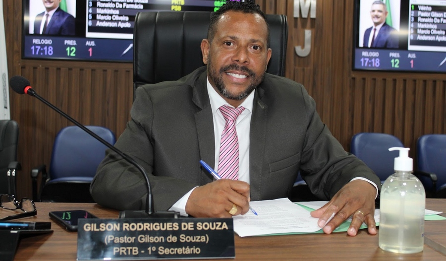 Vereador Gilson sugere totens de carregamento de celular no terminal e na UPA de Jandira