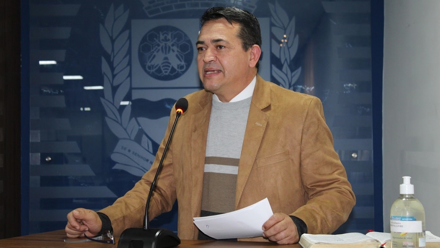 Vereador Cláudio do Moussão sugere a criação do “Programa Casa Legal”