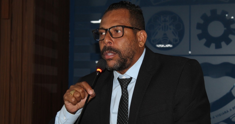 Vereador Pastor Gilson pede adesão de Jandira ao Programa Mais Médicos do governo federal