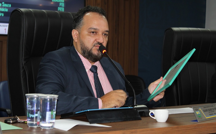 Jandira: presidente Silvio Cabeleireiro solicita reforma dos alojamentos dos motoristas de ambulância 