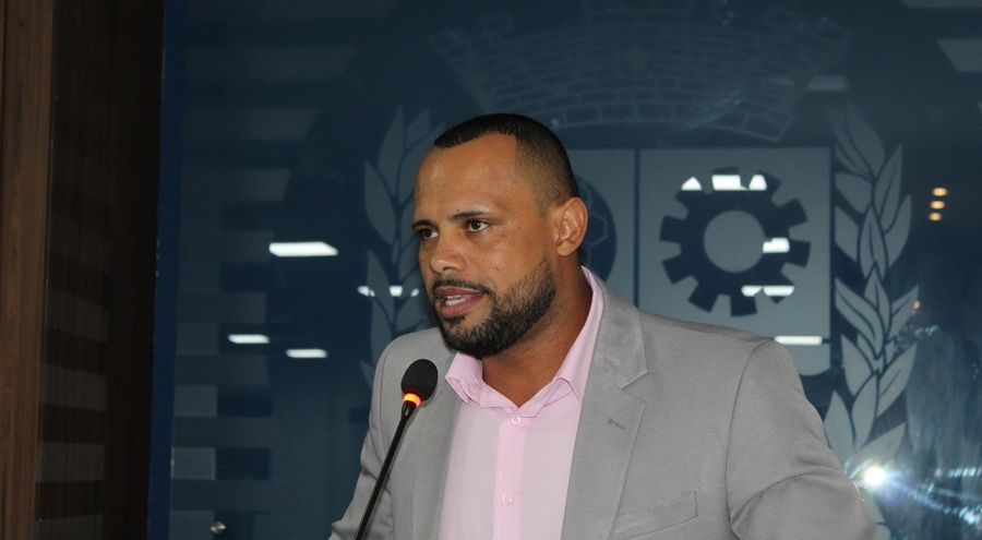 Jandira: vereador Léo da Feira aconselha a contratação de profissionais da área de psicologia