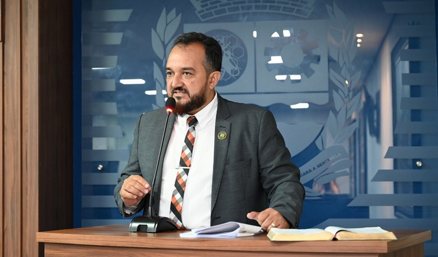 Presidente Silvio Cabeleireiro reitera pedido de revitalização da Praça do Figueirão em Jandira