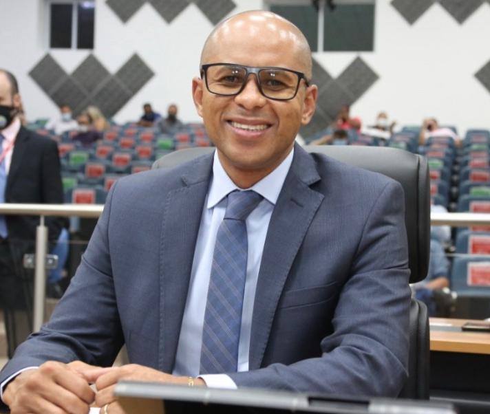 Gabinete virtual do vereador Helio Jr. realiza mais de 5 mil atendimentos em seis meses