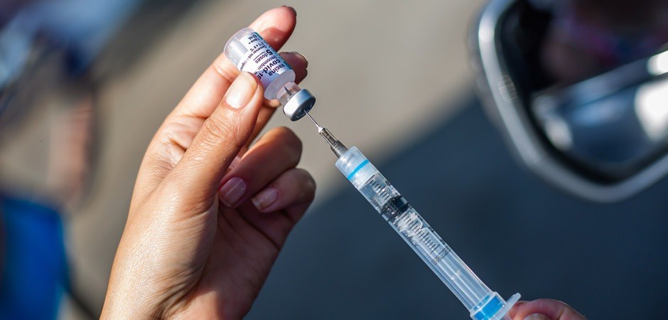 Capital reserva 14 mil doses da Janssen para população de rua e inicia vacinação de cidadãos com 46 anos